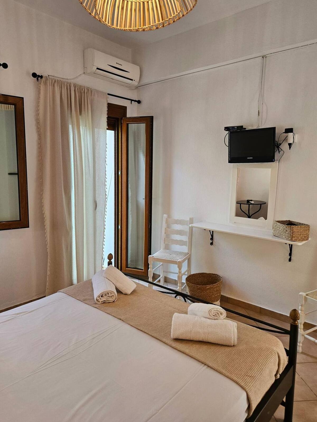 The Pine Trees Aparthotel Agnontas Exterior photo